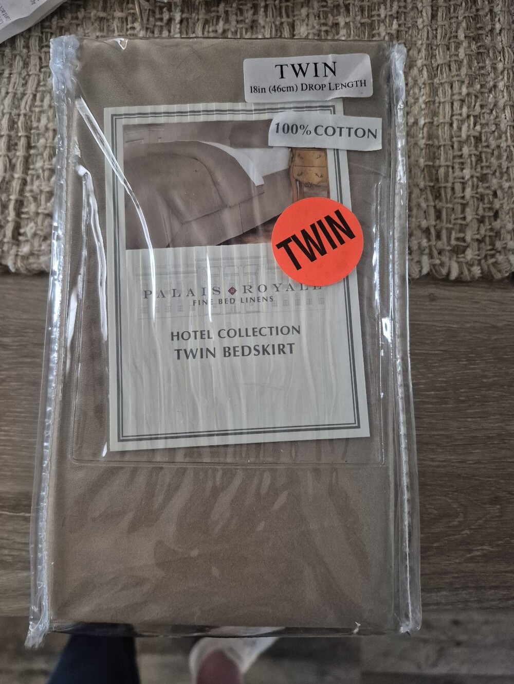 NWT Palais Royale Hotel Collection Twin Bedskirt in 100% cotton with an 18-inch